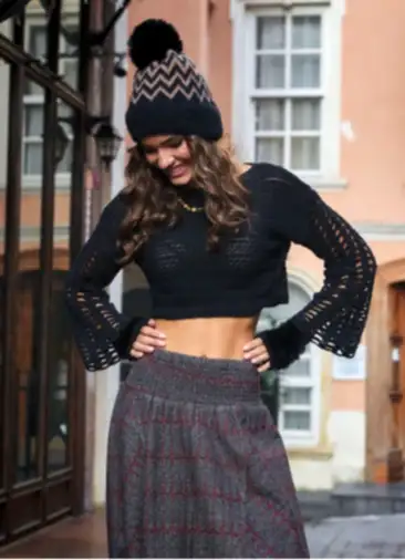 Siyah Renkli Örme Delikli Crop Ajurlu Kazak 6596