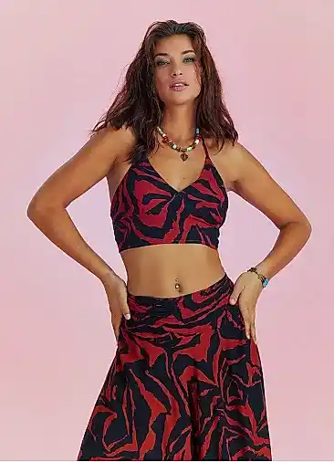 Sırtı Açık Boyundan Bağlamalı Kırmızı Siyah Crop Bluz 6254