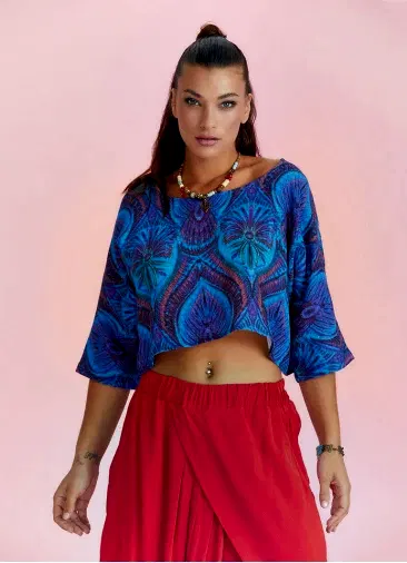 Desenli Kayık Yaka Düşük Omuz Salaş Crop Bluz 6565