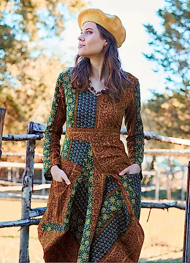 V Yaka Kuşak Detaylı Cepli Yeşil Çiçekli Elbise 7066