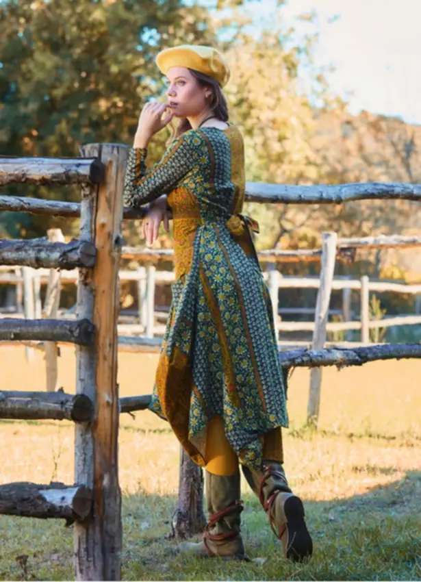 V Yaka Kuşak Detaylı Cepli Yeşil Çiçekli Elbise 7066