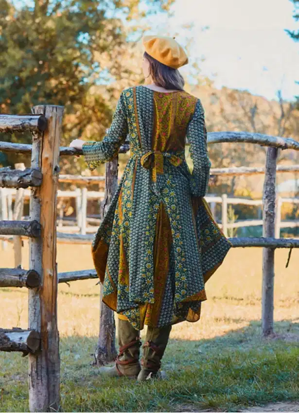 V Yaka Kuşak Detaylı Cepli Yeşil Çiçekli Elbise 7066