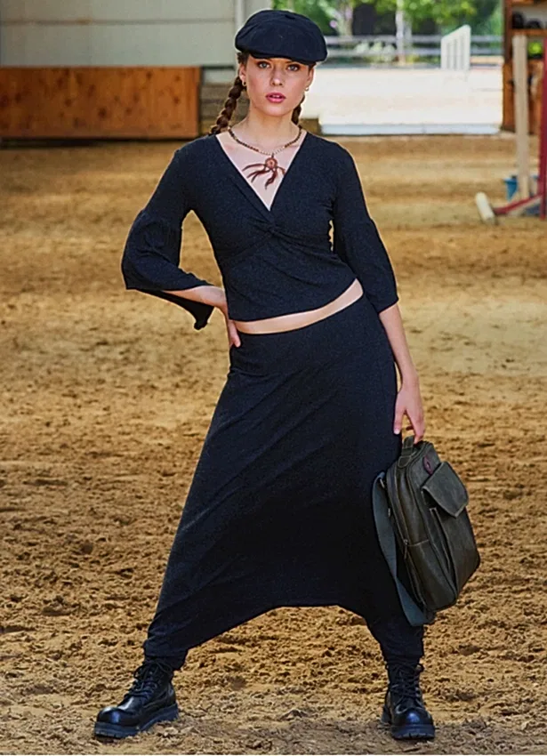 Paçası Lastikli Ağı Düşük Siyah Kadın Salaş Pantolon 7042