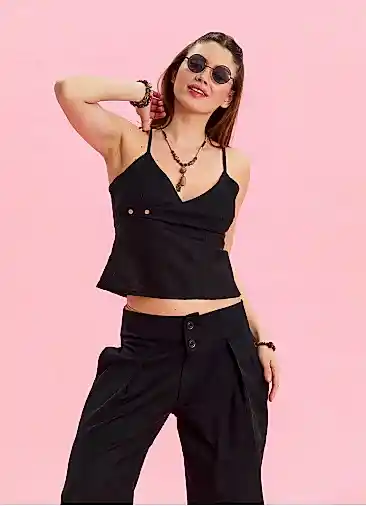 V Yaka İnce Askılı Siyah Yazlık Bluz 6756