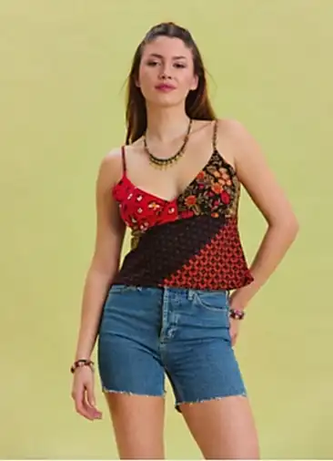 Desenli V Yaka İnce Askılı Kırmızı Yazlık Bluz 6755