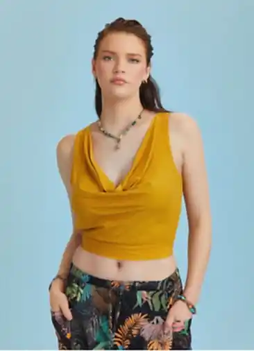 Lastikli Kolsuz Degaje Yaka Sarı Şık Crop Bluz 6522