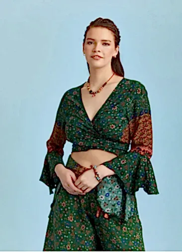 Yeşil Çiçekli Desenli İspanyol Kol Crop Bluz 6261