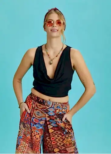 Lastikli Kolsuz Degaje Yaka Siyah Şık Crop Bluz 6520