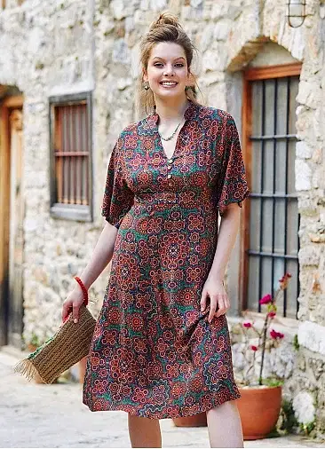 Desenli Düğme Detaylı V Yaka Yarım Kol Yeşil Midi Elbise 6765